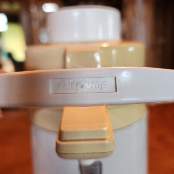 Vintage Airpump Hot/Cold Beverage Dispenser 1.9L - Picture 9 of 12